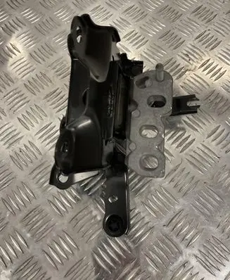 Toyota Yaris XP210 Engine mount vacuum valve PK10060