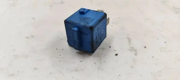 BMW 1 E82 E88 Other relay 6915327 6136 V23134K59X315