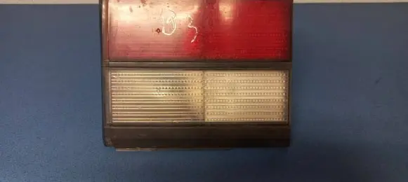 Volkswagen PASSAT B3 Rear/tail lights 333945107