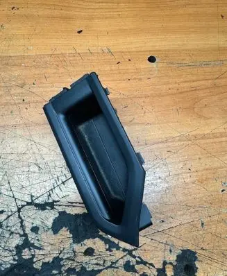BMW 6 F06 Gran coupe Front door interior handle 105078501C