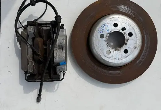 BMW X5 G05 Front brake disc 6880073 6885839