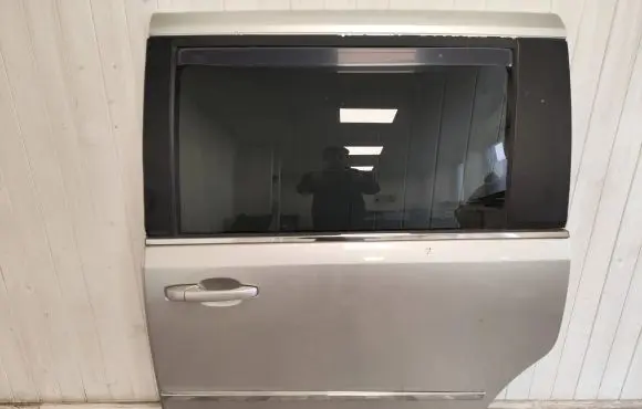 Chrysler Town & Country V Rear door P04869139AF 17778A0 CWK2118EA098