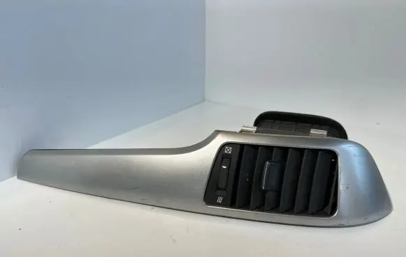 Chevrolet Captiva Dash center air vent grill 96630044