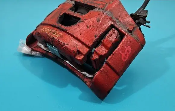 Front brake caliper