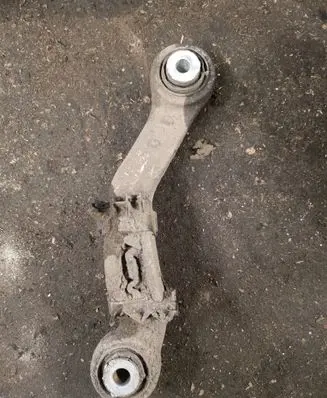 Rear control arm