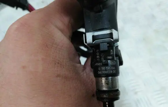 Audi A5 Fuel injector 06L906031A 0280158266