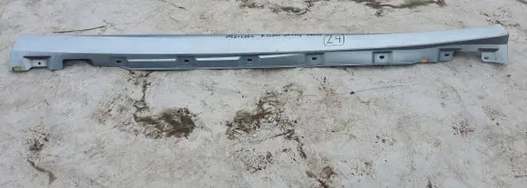 Mercedes-Benz R W251 Front sill (body part) A2516980354
