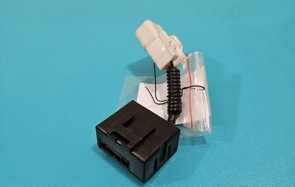 Toyota Land Cruiser (J200) Central body control module 87501-60010 IMPRK1429801