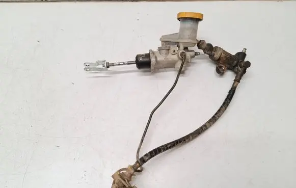 Subaru Forester SF Master brake cylinder