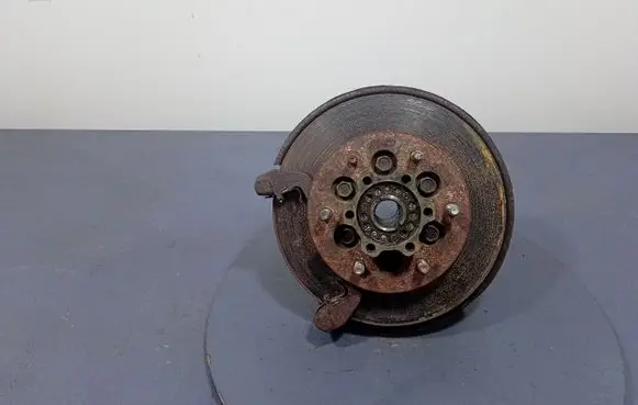 Opel Frontera B Front wheel hub spindle knuckle