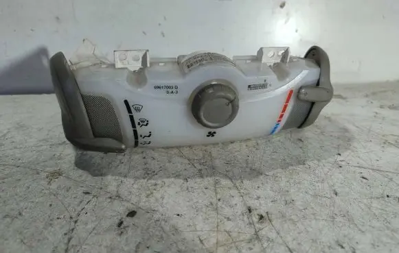 Citroen C1 Climate control unit 69617003