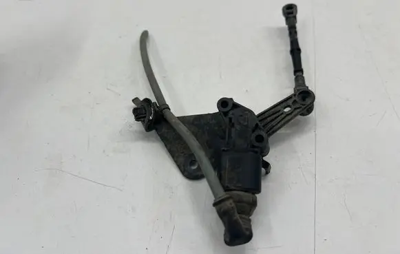 Audi Q8 e-tron Rear air suspension level height sensor 4M0907503