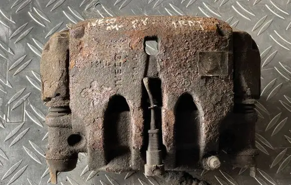 Iveco Daily 35 - 40.10 Front brake caliper