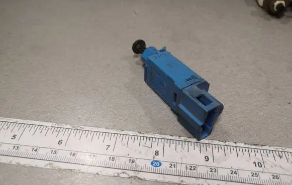Clutch pedal sensor