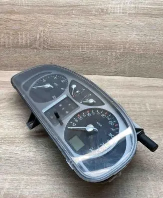 Renault Laguna II Speedometer (instrument cluster) 8200170305