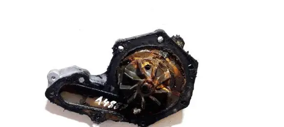 Volvo S40, V40 Water pump