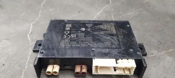 Mercedes-Benz E W213 SOS control module A2579006600