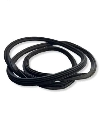Porsche Macan (95B) Rubber seal front door (on door) 95B831721