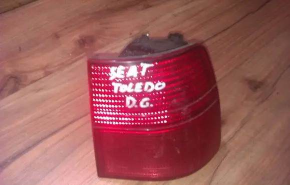 Seat Toledo I (1L) Rear/tail lights 1L0945096A