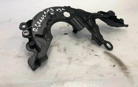 Opel Grandland X Timing belt guard (cover) 9824675180