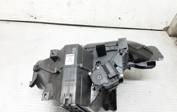 Mitsubishi Colt Interior heater climate box assembly housing MR568939
