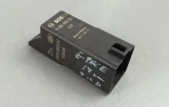 Glow plug pre-heat relay