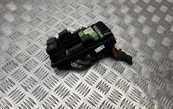 Volkswagen PASSAT B8 Fuse module 5Q0937125B