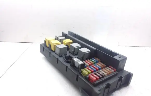 Mercedes-Benz Sprinter W906 Fuse module A9065450401 518817028