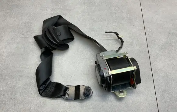 Land Rover Range Rover Evoque L538 Front seatbelt BJ32611B08AD