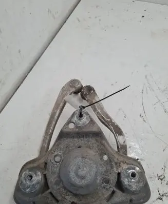 Audi A4 S4 B5 8D Coil spring mount 