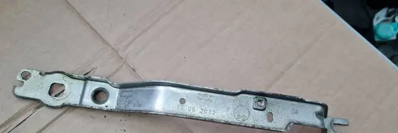 Audi A7 S7 4G Fender mounting bracket 4G8807591C