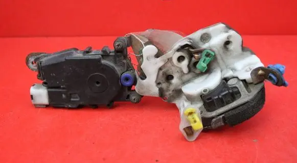 Subaru Legacy Front door lock