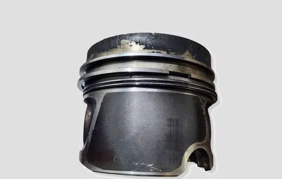 Volkswagen PASSAT CC Piston CBA