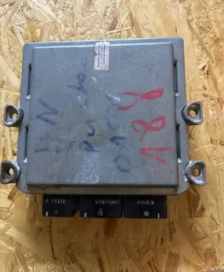 Volvo V50 Engine control unit/module 31211071AA SID803AM 5WS40562A