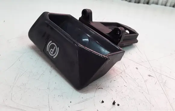 Mercedes-Benz Vito Viano W638 Hand brake release handle 
