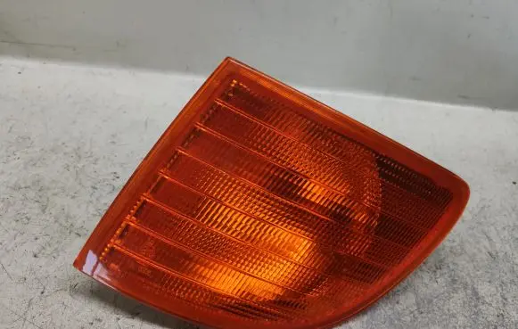 Mercedes-Benz Vito Viano W638 Front indicator light