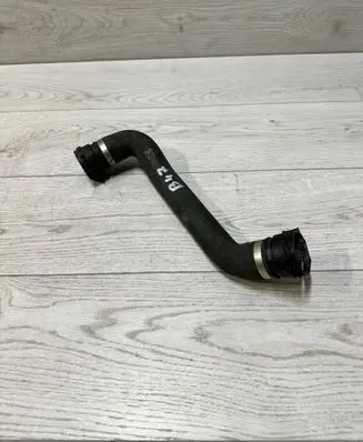 BMW 5 F10 F11 Engine coolant pipe/hose 8589900