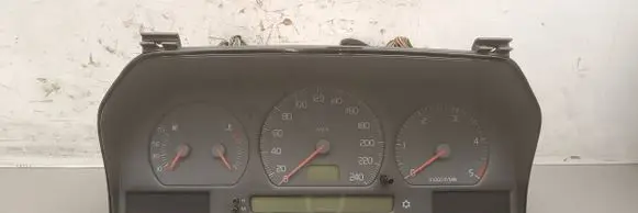 Volvo S70 V70 V70 XC Speedometer (instrument cluster) 9168386 69794700T 9168138
