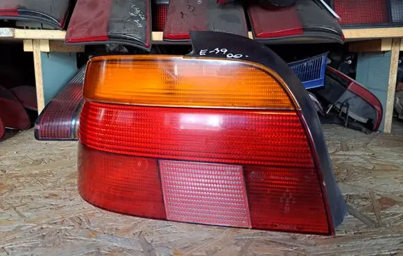 BMW 5 E39 Rear/tail lights 8358031 2VP00724001