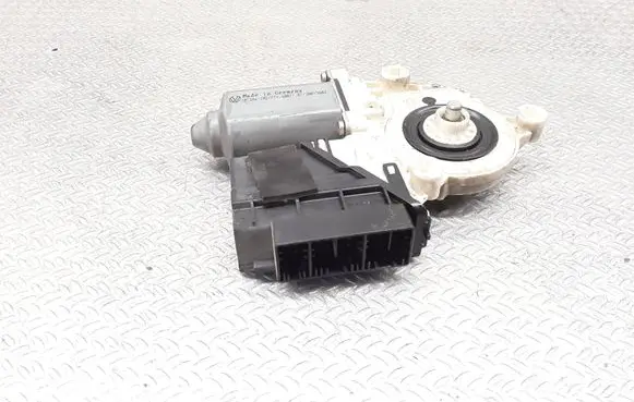 Seat Ibiza III (6L) Front door window regulator motor 104384101