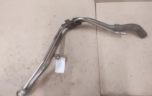 Volvo V50 Fuel tank filler neck pipe