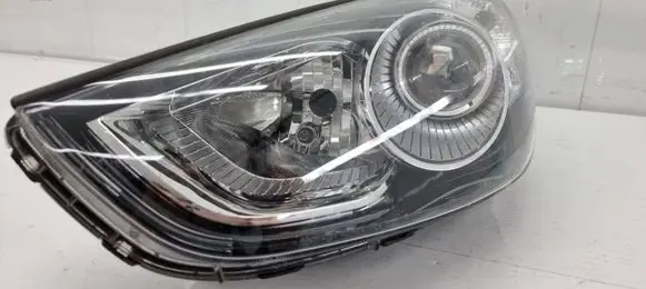 Hyundai ix35 Headlight/headlamp 921012Y
