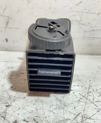 Volkswagen Transporter - Caravelle T5 Dash center air vent grill 7H0815706C