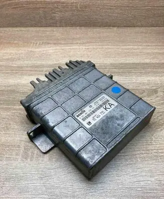 Opel Vectra B Engine control unit/module ECU 90464735 0281001335 Used