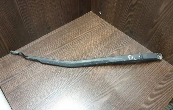 Nissan Primera Windshield/front glass wiper blade 80008637