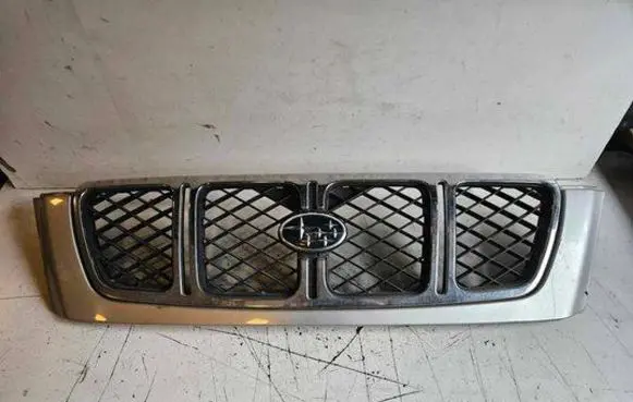 Subaru Forester SF Front bumper upper radiator grill