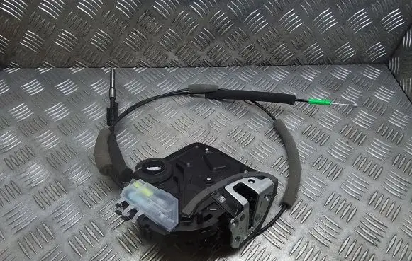 Lexus ES 250 - 300 - 330 Rear door lock