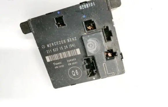Mercedes-Benz E W211 Door control unit/module 2118201526