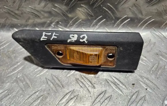 Mazda 323 F Front fender indicator light 21461311