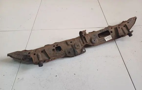 Toyota Yaris Radiator support slam panel